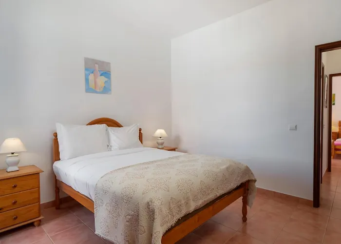 Abelisa By An Island